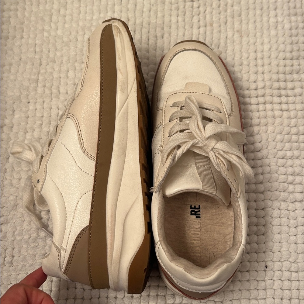 Lace up sneaker - Picture 10 of 11